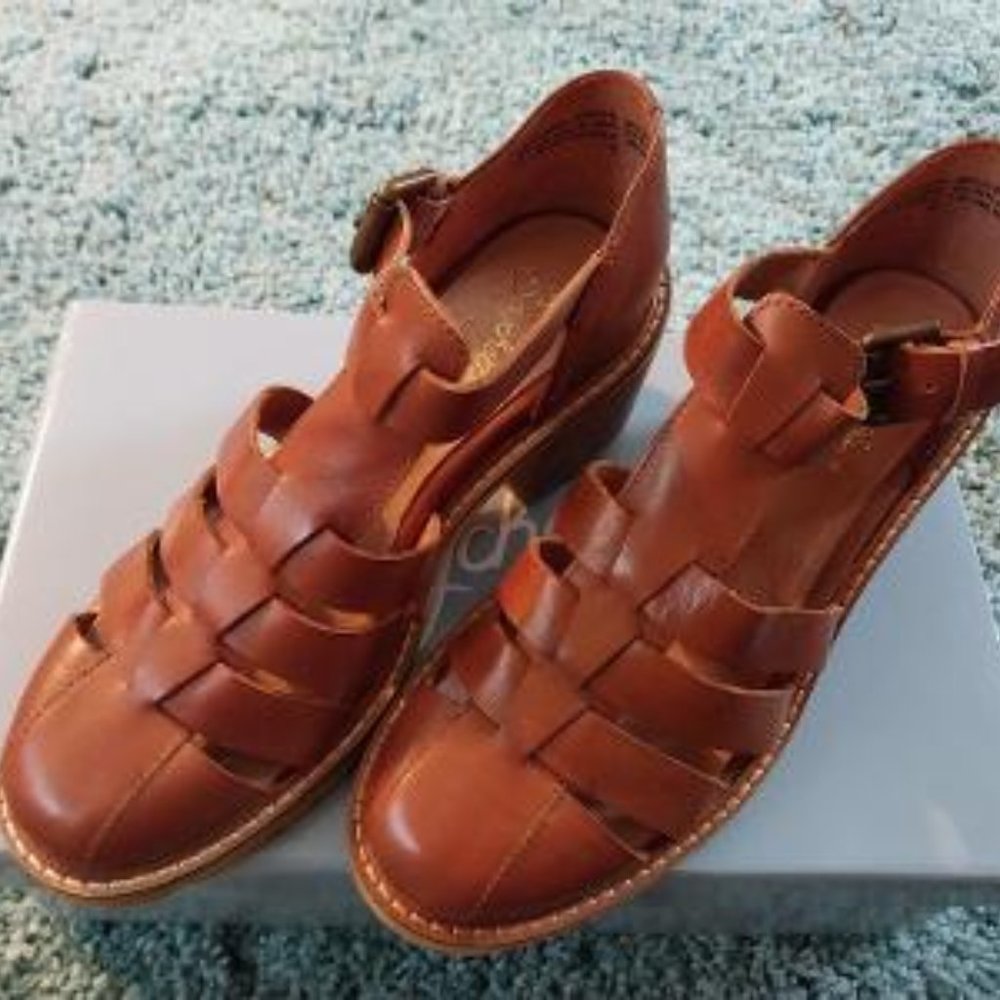 Seychelles "Social Butterfly" Size 6 Tan